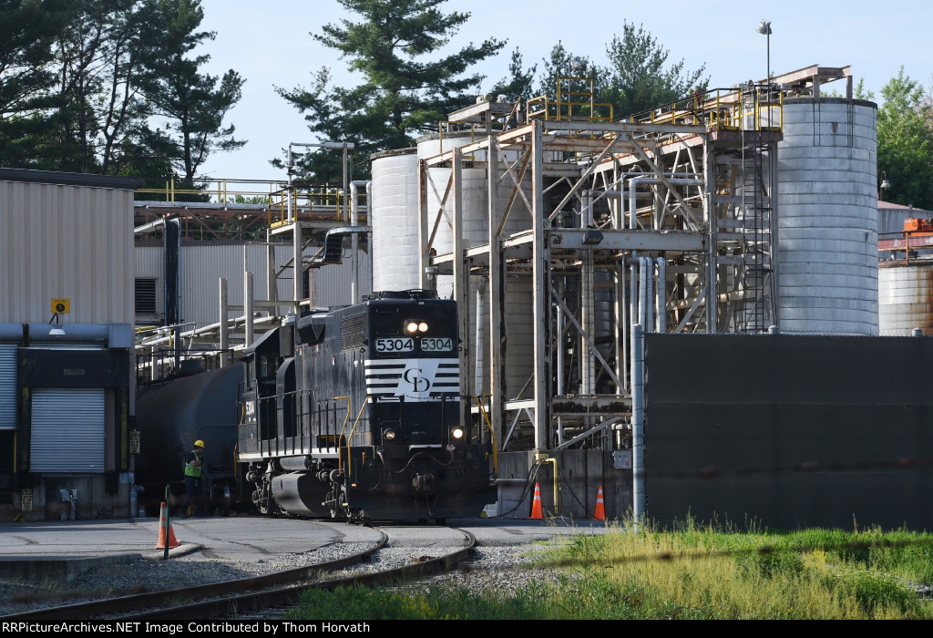 DDRV 5304's positions its sole tank car at the BASF facility